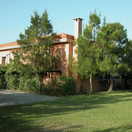 Sprawling Vlilla In Malades Villa Agios Sillas Exterior foto